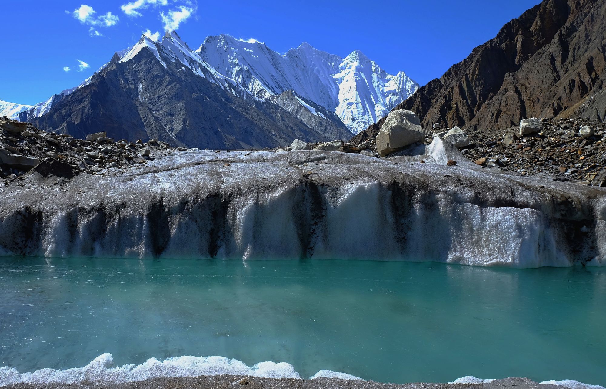 Pákistán – po ledovci k horským velikánům